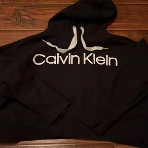 Selling this cute sweater